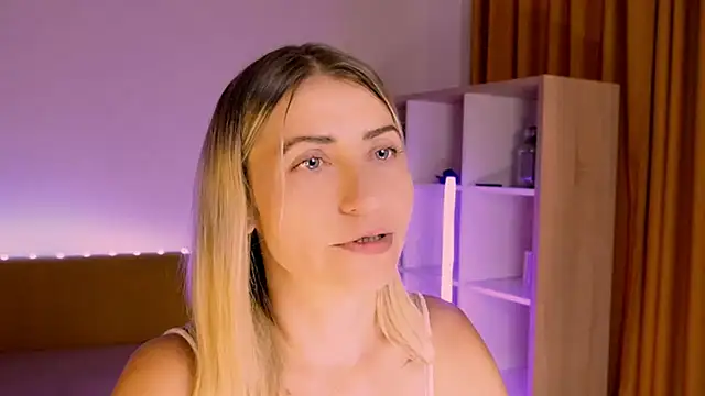 ZoeGrant webcam