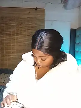 AaliyahBlackXO webcam