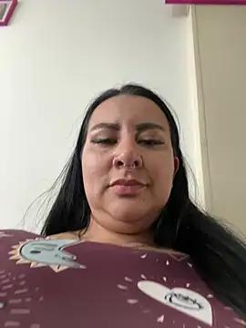 Abril_Luv live cam on StripChat