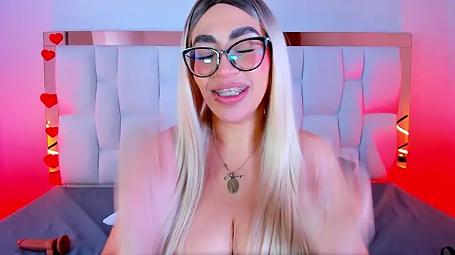 camillejuicy_ - CamilleJuicy_'s free webcam - UK Sex Cams