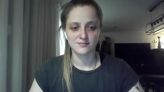 LeaWetGirl webcam