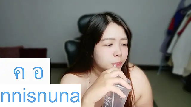 nunanunanuna webcam