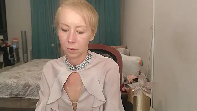 LuxuryNika