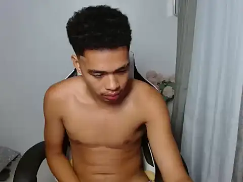 curlyasian_njxx webcam