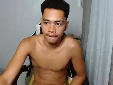curlyasian_njxx webcam