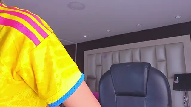 LuisaJonnes_ webcam