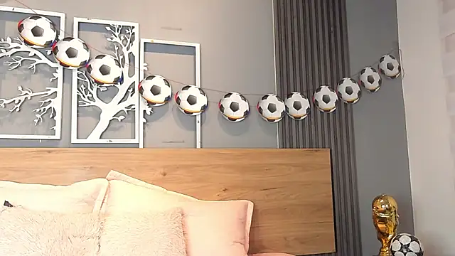 Elise-Leyton webcam