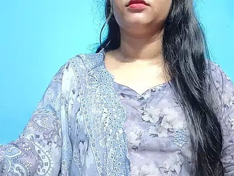 Adhiti_1 live cam on StripChat