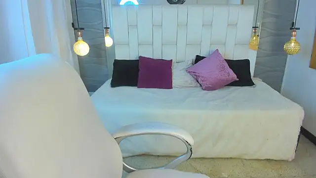 Miranda__Green live cam on StripChat