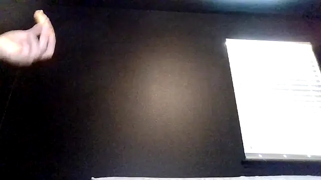 Mikecloudyhawk live cam on StripChat