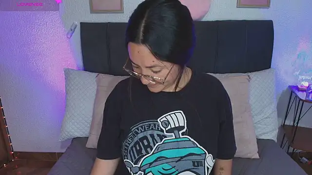 samm_curvy webcam