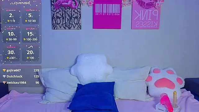 BlondieSummer live cam on StripChat