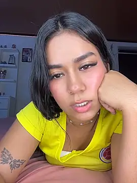ALANAH_KITTY webcam