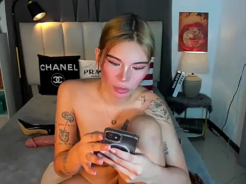 SiennaBlair webcam