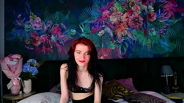 NicoleLuxe webcam
