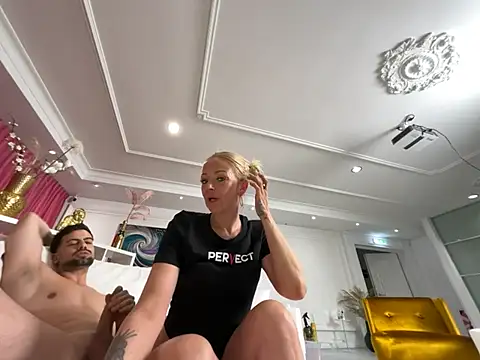 ItsPrisBabyNL Live Web Cam Show