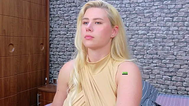 cuteblondeme - CuteBlondeMe's free webcam - UK Sex Cams