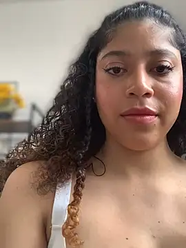 Lilybrunette_