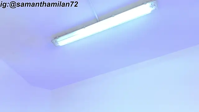 SamanthaMilann live cam on StripChat