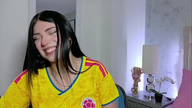 IsabellaRossi live cam on StripChat