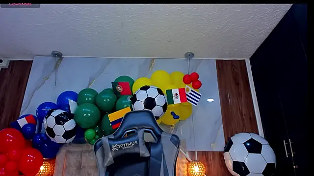 mia_18v webcam
