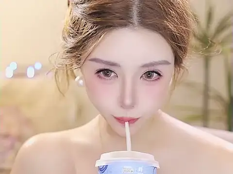 Qiaoqiao__ webcam