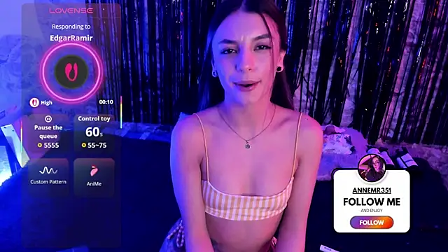 MaryAnneeXOO webcam