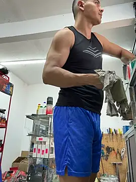 Paul22cm-'s live cam