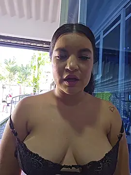 Pretty_Julieta webcam