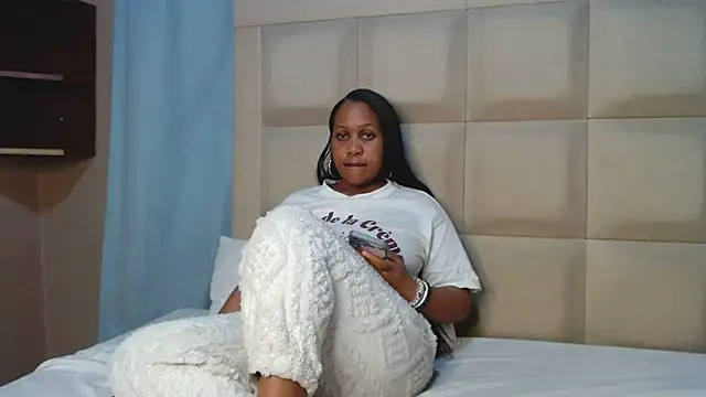 Thique_DollX webcam