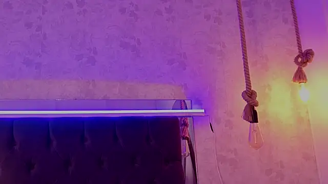 chloe_bronze webcam