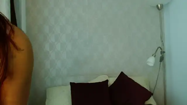 MiaCastellanos_ webcam