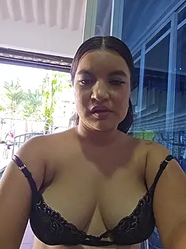 Pretty_Julieta webcam