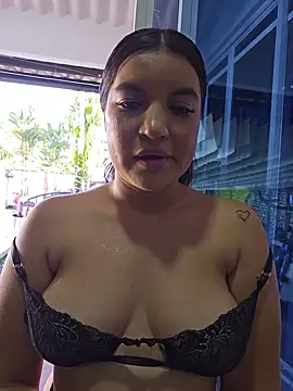Pretty_Julieta webcam