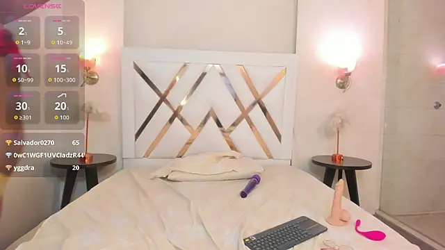 Sky_Collins_ webcam