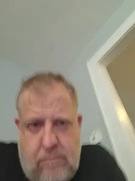 Mikey40wv live cam on StripChat