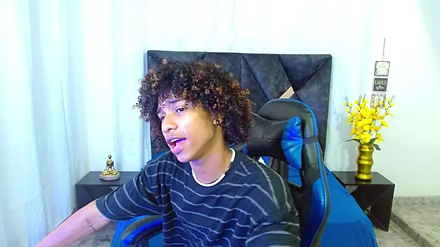 angelll18_ webcam