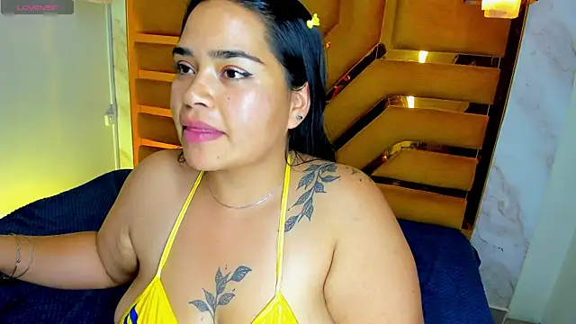 Violett_Cinnamon webcam