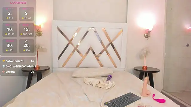 Sky_Collins_ webcam
