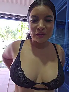 Pretty_Julieta webcam