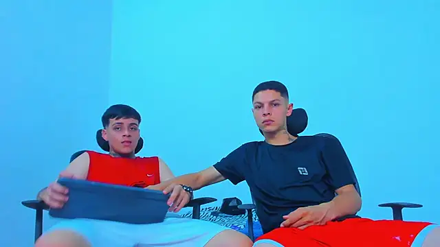 Thomas-Wil Live Web Cam Show