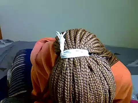 Pearl_petite webcam