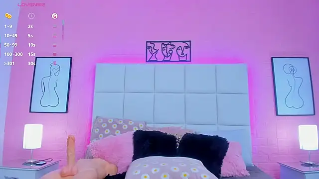charlotte_kisss webcam
