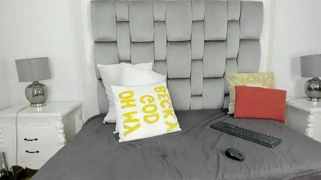 ChikiBom28 webcam