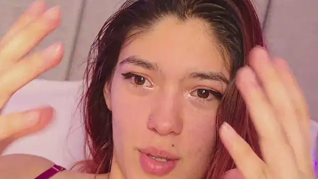 Victoria_Beaumont webcam