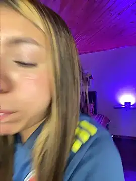 isabella18_pink - Isabella18_pink's free webcam - UK Sex Cams