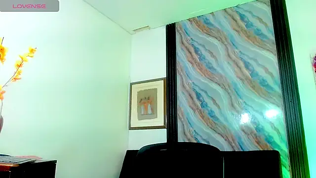 katha_Crawford webcam