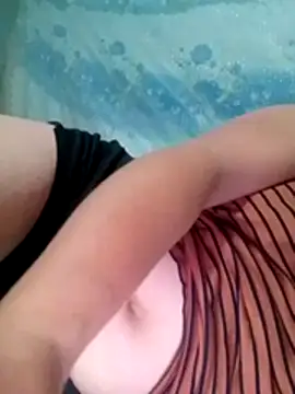 Gummiesu live cam on StripChat