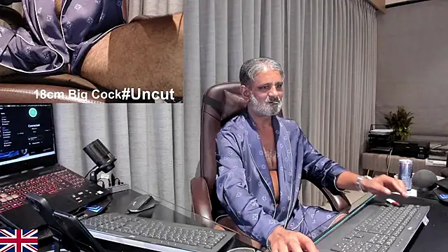 OnlineBossUK webcam