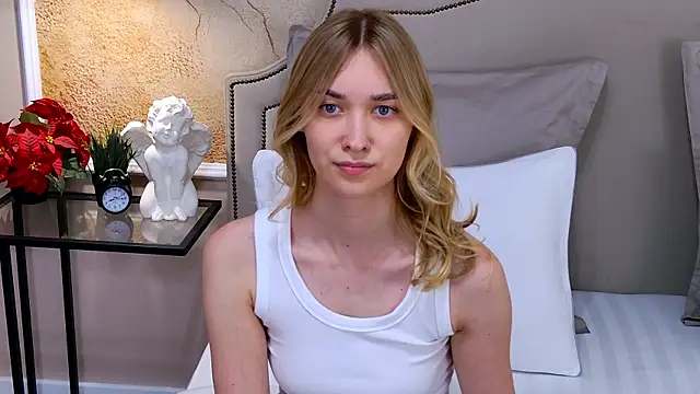 AmadaReine webcam